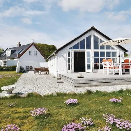 0-bedroom Holiday In *