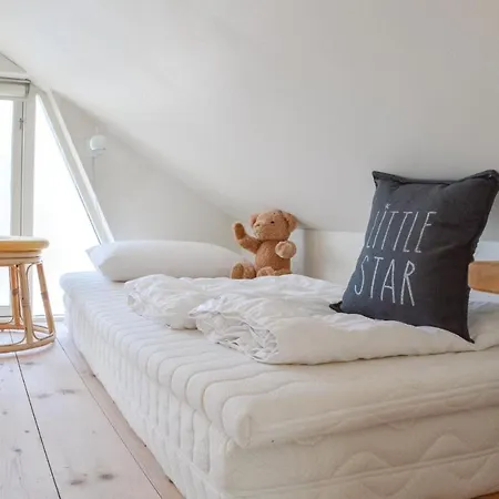 0-bedroom Holiday In *