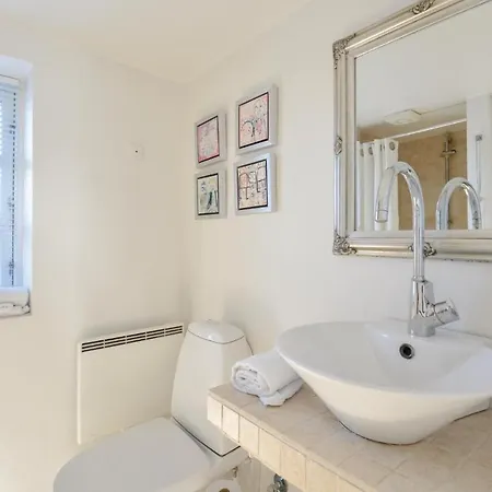 0-bedroom Holiday In *